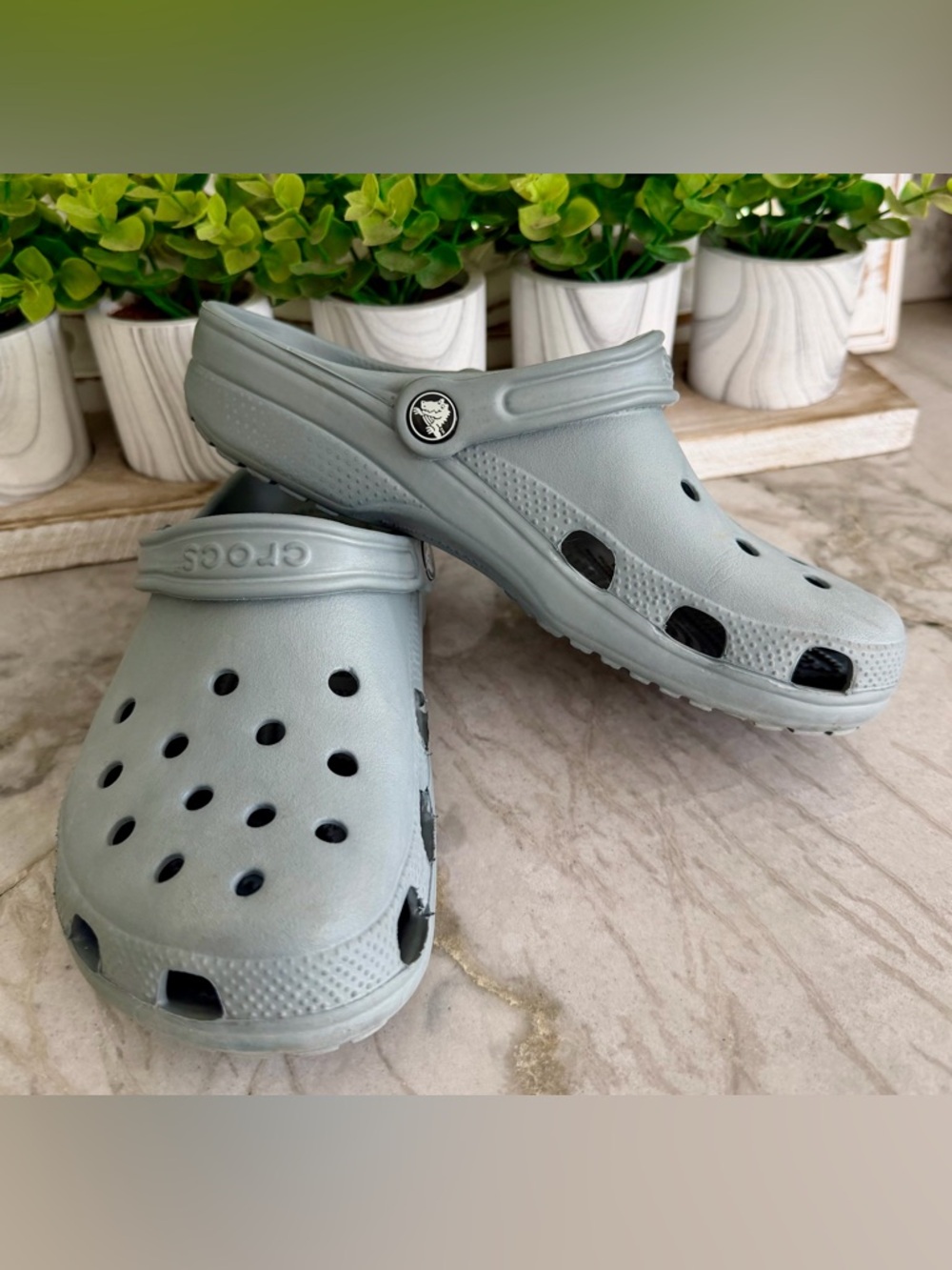 CROCS Unisex Classic Gray Clog Size-8 Women’s Size-6 Men